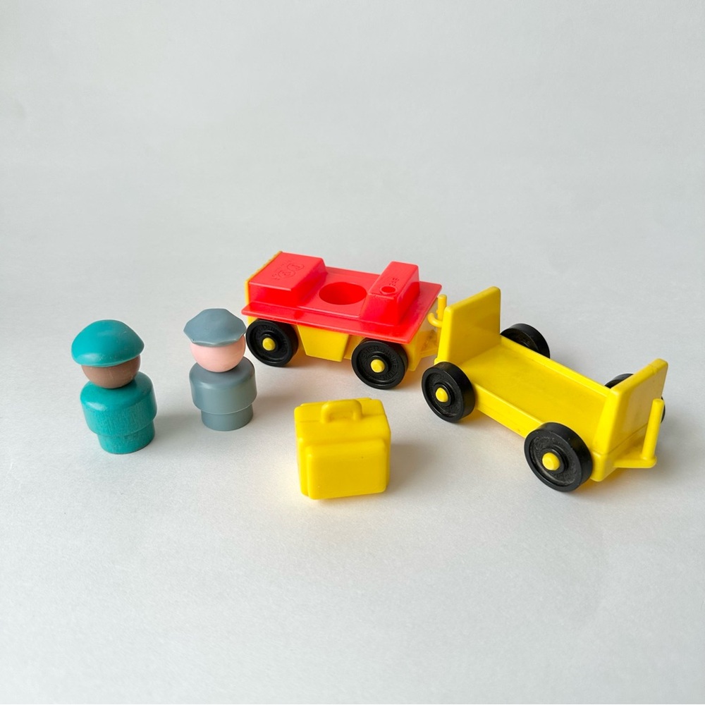 Vintage Fisher-Price Little People and Accessories - Picture 3 of 3
